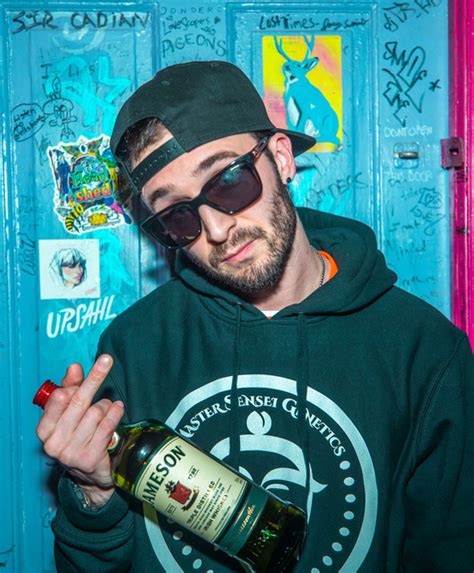 my cologne say versace my dick say blow me|Chris Webby – Ohh Noo lyrics.